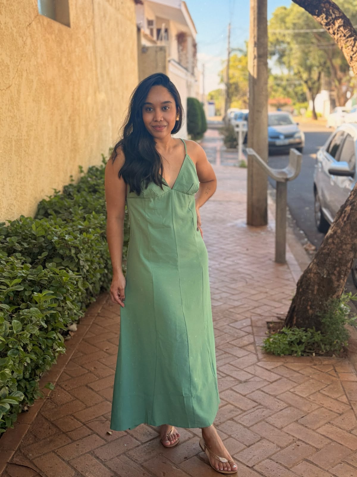 VESTIDO MIDI VERDE SÁLVIA