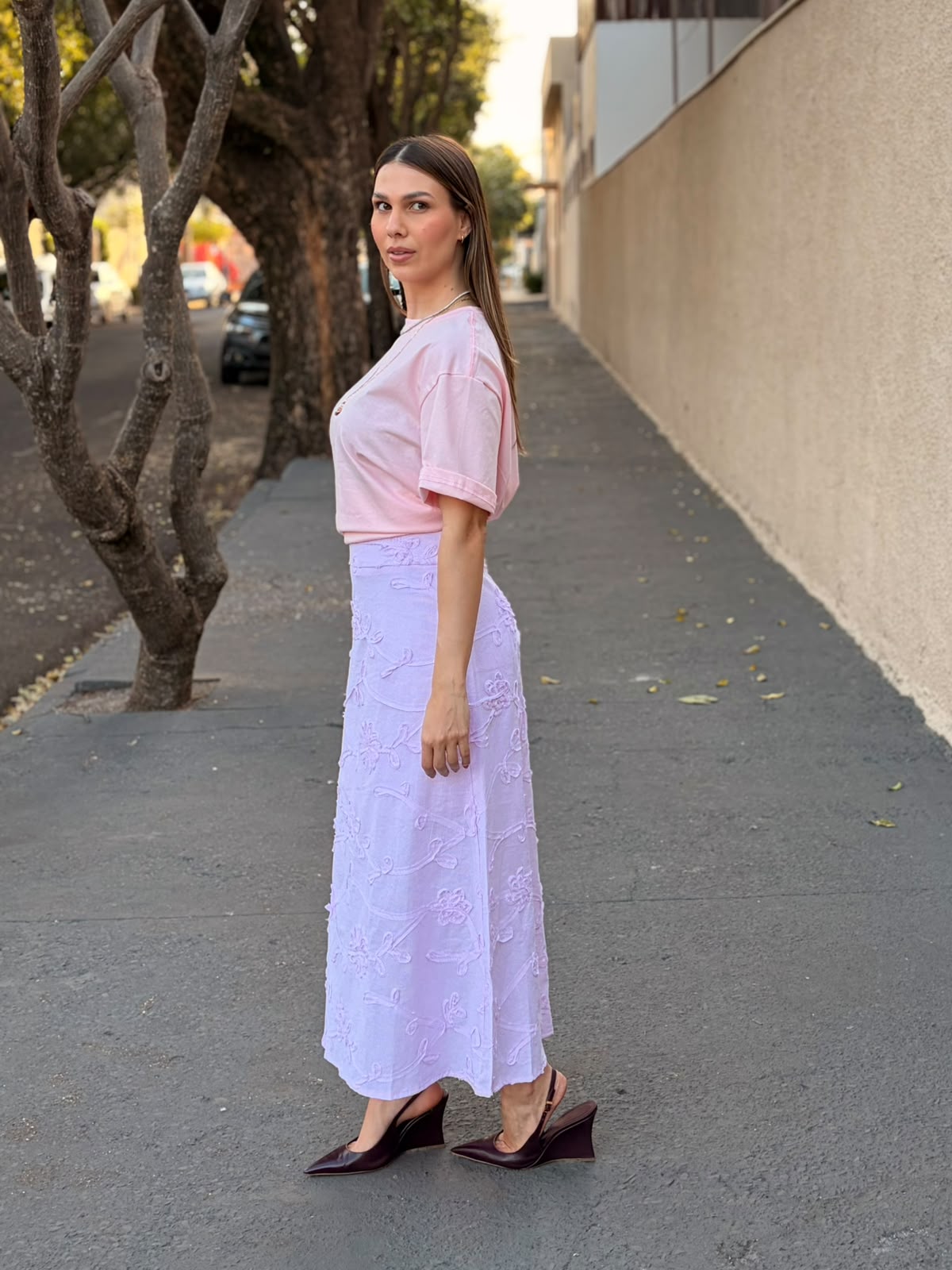 Saia Midi Rosé Bordada